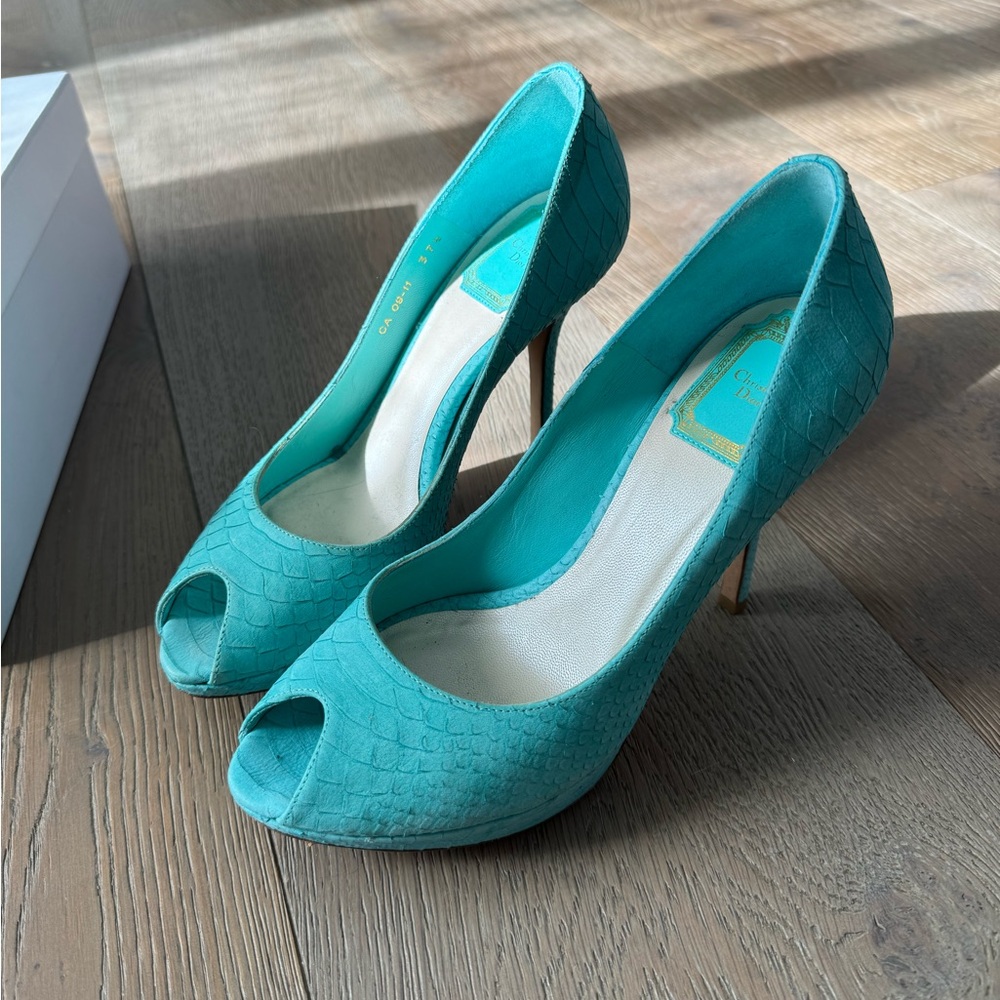 Dior aqua suede perp toe pumps - Picture 2 of 6